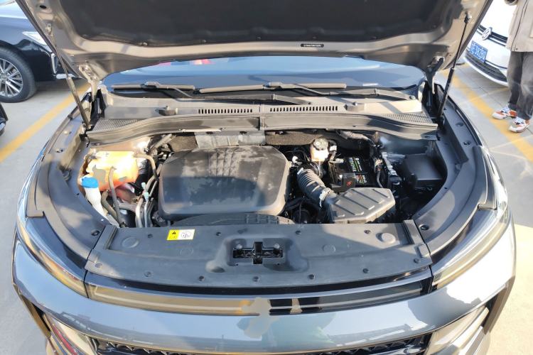 Used SOL QX 2021 300T DCT Prestige Smart Connectivity Version Engine Bay