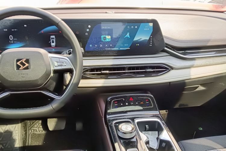 Used SOL QX 2021 300T DCT Prestige Smart Connectivity Version Interior 2