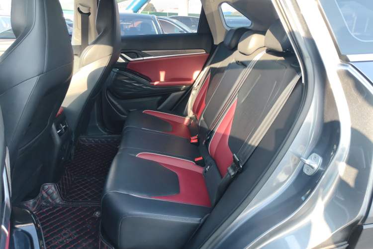 Used SOL QX 2021 300T DCT Prestige Smart Connectivity Version Left Rear Seat