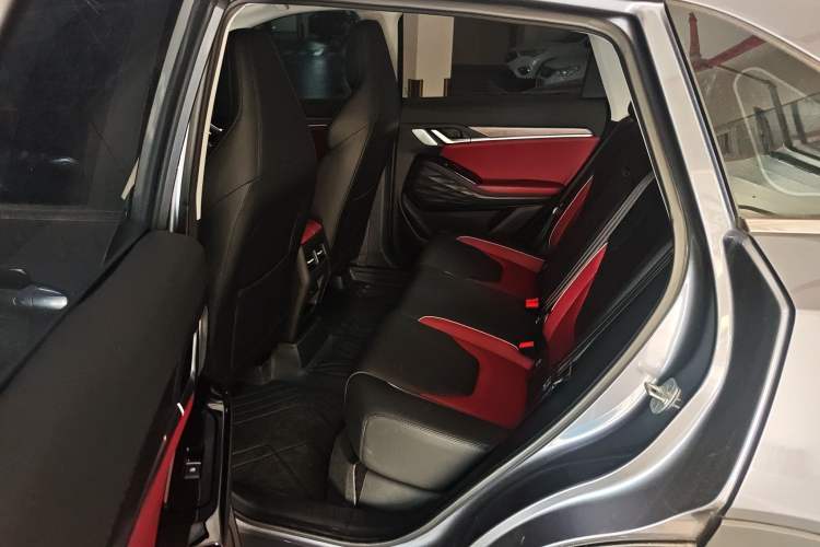 Used SOL QX 2021 300T DCT Deluxe Smart Connectivity Version Left Rear Seat