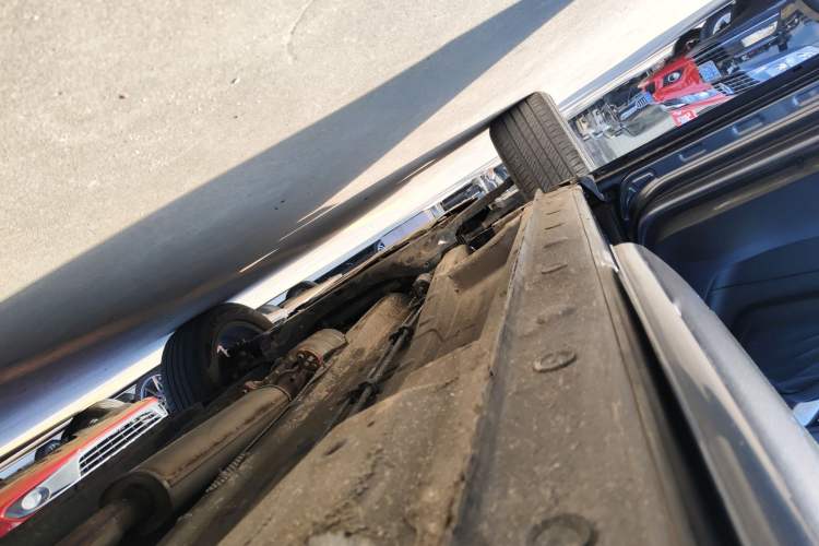 Used SOL QX 2021 300T DCT Prestige Smart Connectivity Version Left Side Sill