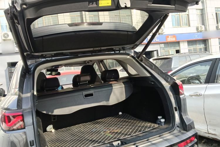 Used SOL QX 2021 300T DCT Prestige Smart Connectivity Version Trunk