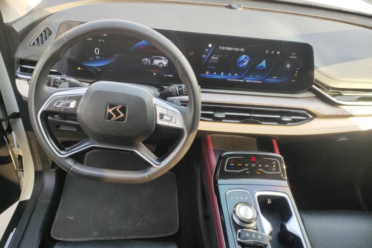 Used SOL QX 2021 300T DCT Luxury Smart Connectivity Version Center Console
