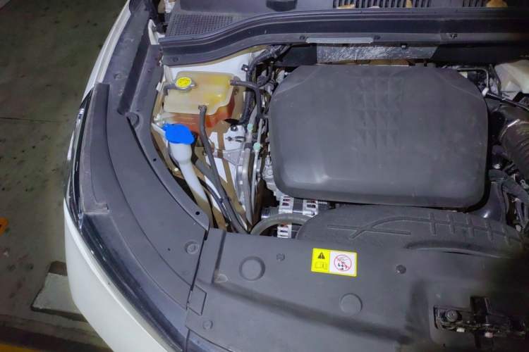 Used SOL QX 2021 300T DCT Prestige Smart Connectivity Version Engine Bay Right
