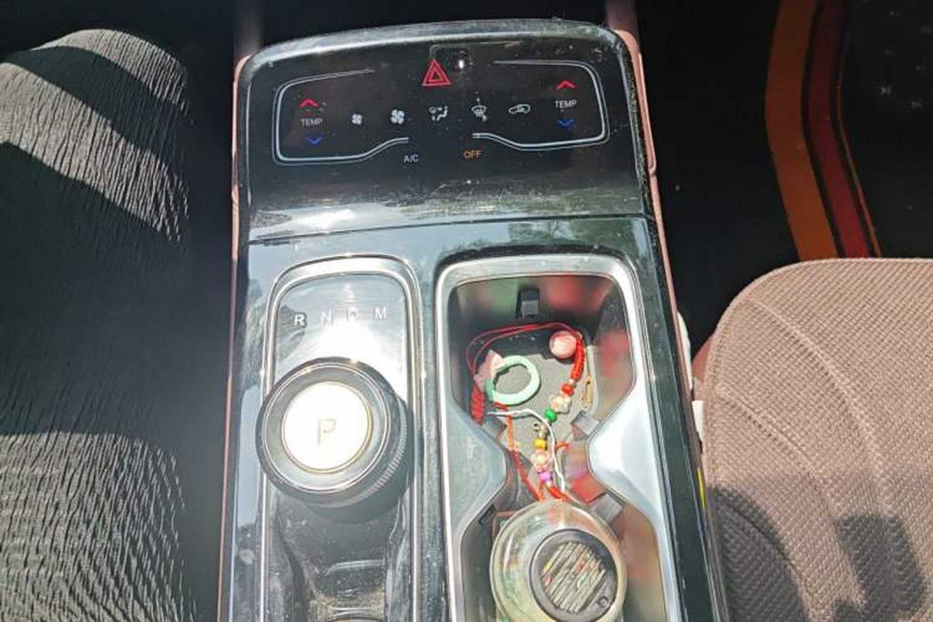 Used SOL QX 2021 300T DCT Prestige Smart Connectivity Version Gear Lever