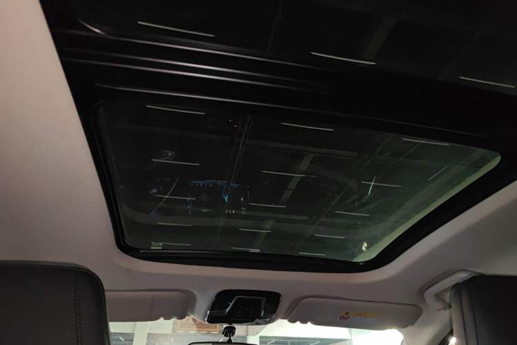Used SOL QX 2021 300T DCT Luxury Smart Connectivity Version Headliner