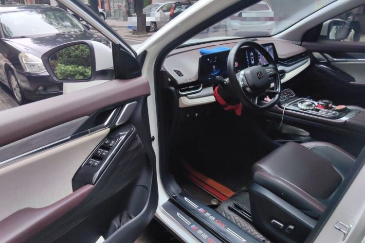 Used SOL QX 2021 300T DCT Deluxe Smart Connectivity Version Interior 3