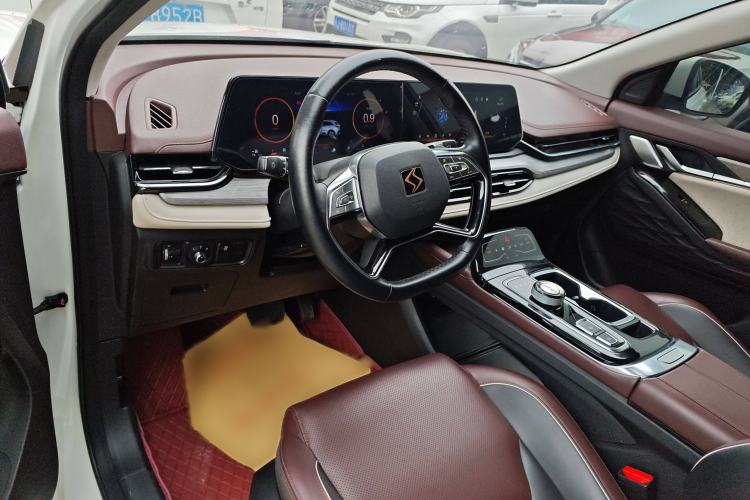 Used SOL QX 2021 300T DCT Deluxe Smart Connectivity Version Interior 3