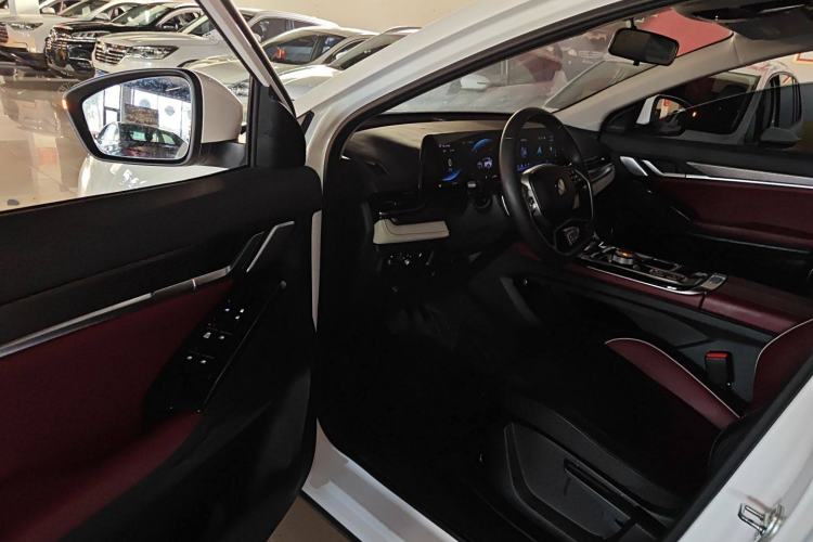 Used SOL QX 2021 300T DCT Luxury Smart Connectivity Version Interior 3