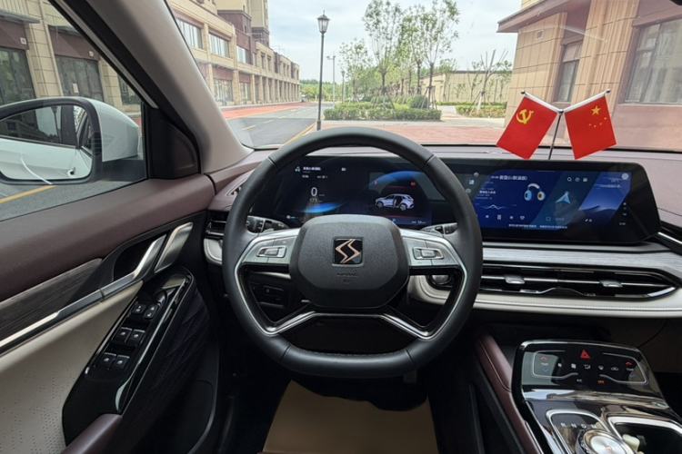Used SOL QX 2021 300T DCT Prestige Smart Connectivity Version Interior 6