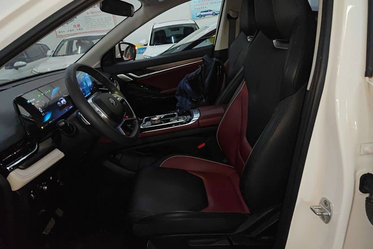 Used SOL QX 2021 300T DCT Luxury Smart Connectivity Version Left Front Seat