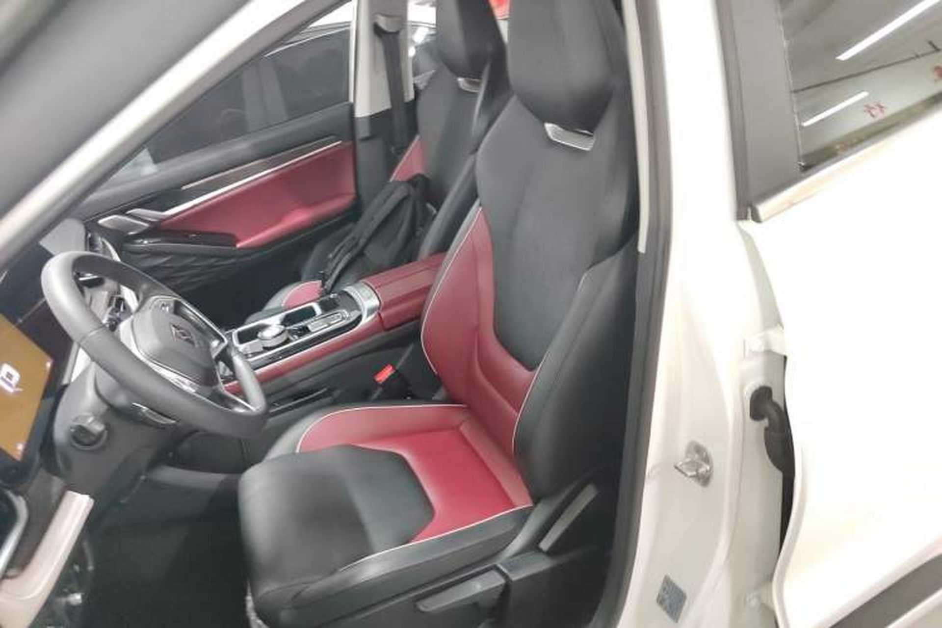 Used SOL QX 2021 300T DCT Luxury Smart Connectivity Version Left Front Seat