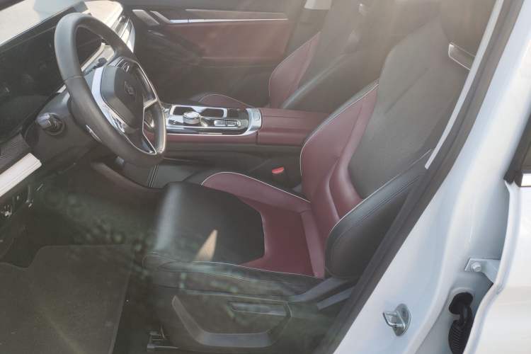 Used SOL QX 2021 300T DCT Luxury Smart Connectivity Version Left Front Seat