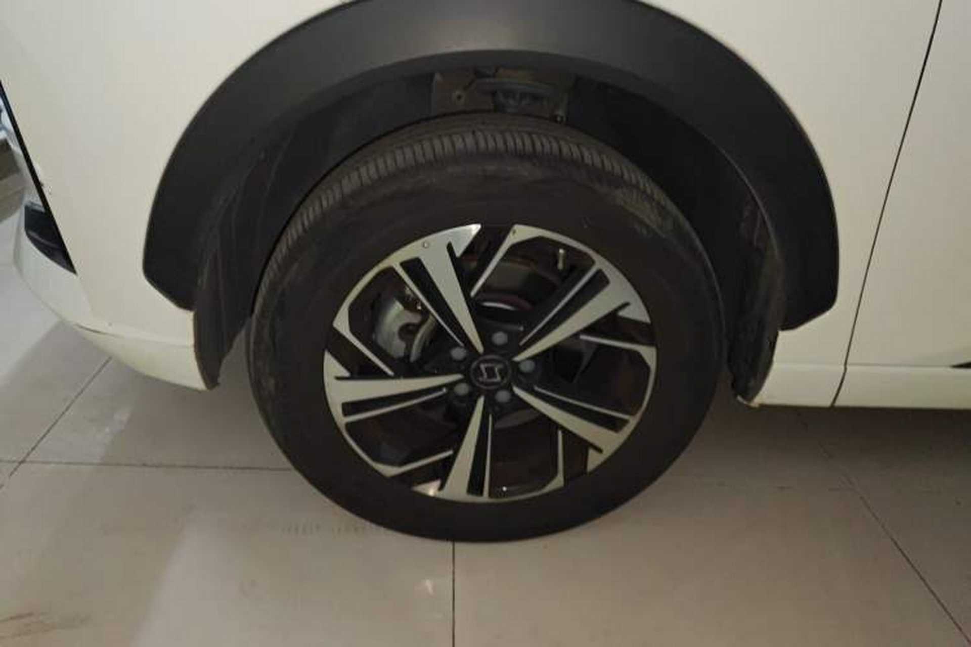 Used SOL QX 2021 300T DCT Luxury Smart Connectivity Version Left Front Wheel Hub