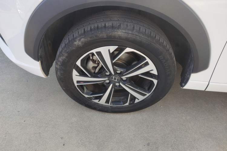 Used SOL QX 2021 300T DCT Luxury Smart Connectivity Version Left Front Wheel Hub