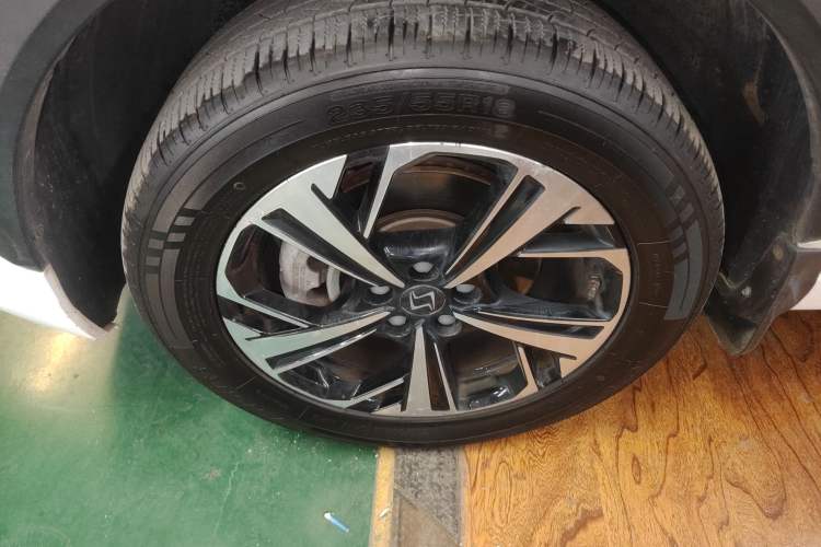 Used SOL QX 2021 300T DCT Luxury Smart Connectivity Version Left Front Wheel Hub