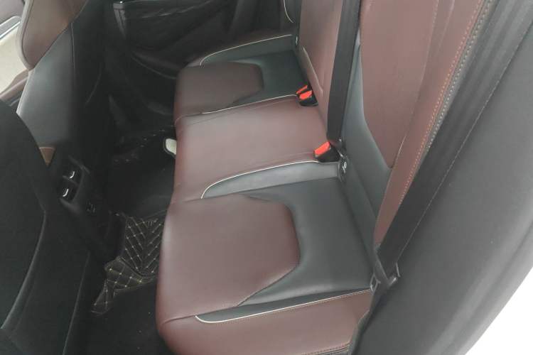 Used SOL QX 2021 300T DCT Prestige Smart Connectivity Version Left Rear Seat