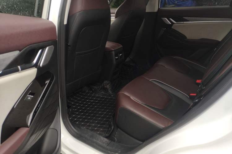 Used SOL QX 2021 300T DCT Deluxe Smart Connectivity Version Left Rear Seat