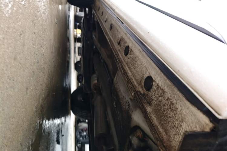 Used SOL QX 2021 300T DCT Deluxe Smart Connectivity Version Left Side Sill