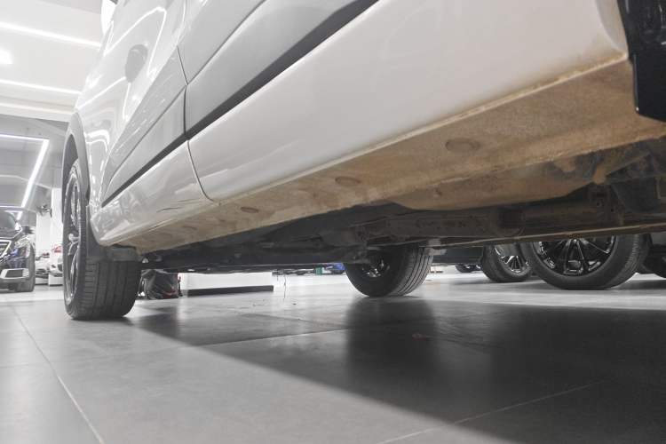 Used SOL QX 2021 300T DCT Prestige Smart Connectivity Version Left Side Sill