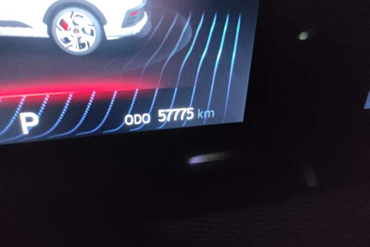 Used SOL QX 2021 300T DCT Prestige Smart Connectivity Version Odometer Close Up