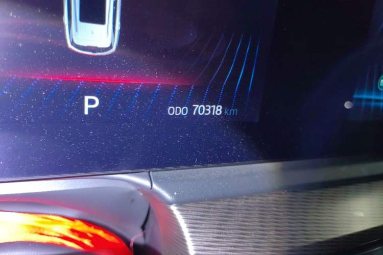 Used SOL QX 2021 300T DCT Prestige Smart Connectivity Version Odometer Close Up