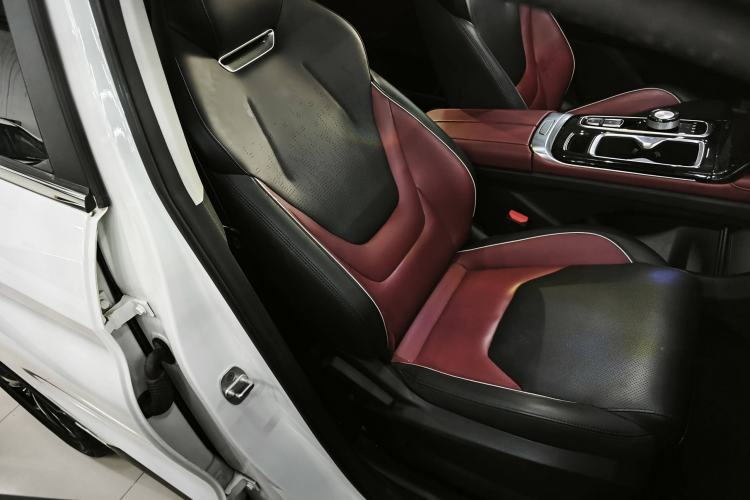 Used SOL QX 2021 300T DCT Luxury Smart Connectivity Version Right Front Seat