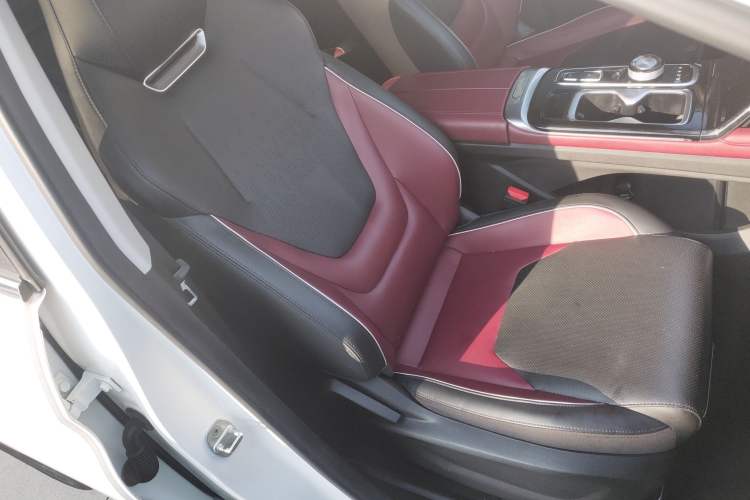 Used SOL QX 2021 300T DCT Luxury Smart Connectivity Version Right Front Seat