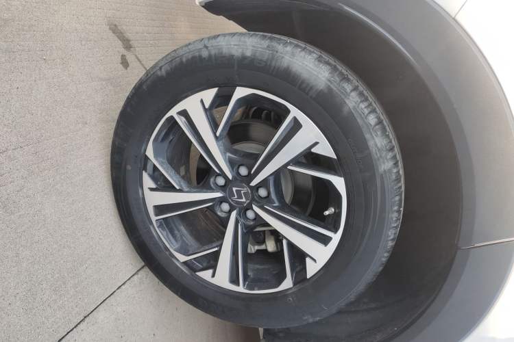 Used SOL QX 2021 300T DCT Luxury Smart Connectivity Version Right Rear Wheel Hub