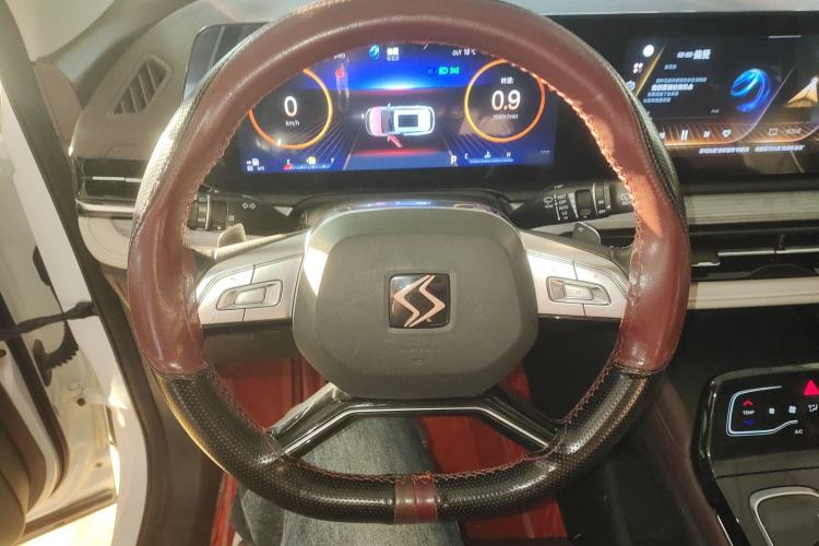 Used SOL QX 2021 300T DCT Deluxe Smart Connectivity Version Steering Wheel