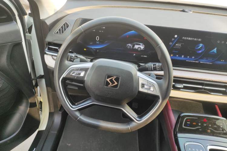 Used SOL QX 2021 300T DCT Luxury Smart Connectivity Version Steering Wheel