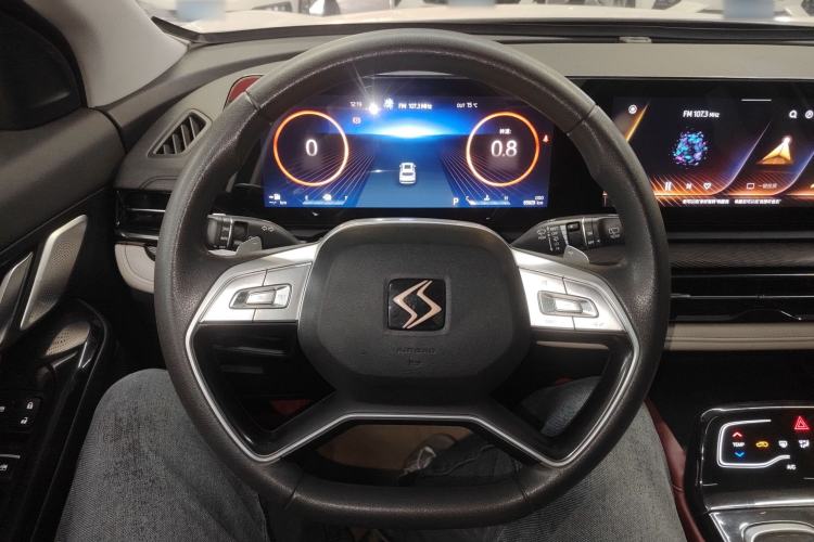 Used SOL QX 2021 300T DCT Luxury Smart Connectivity Version Steering Wheel