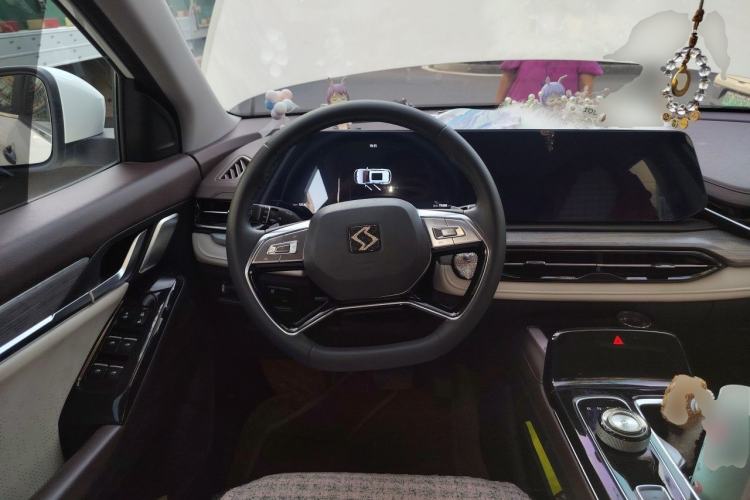 Used SOL QX 2021 300T DCT Prestige Smart Connectivity Version Steering Wheel