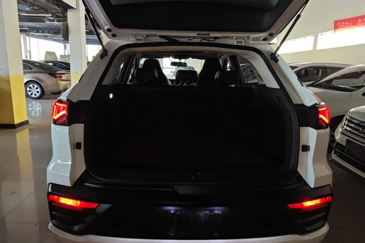 Used SOL QX 2021 300T DCT Luxury Smart Connectivity Version Trunk