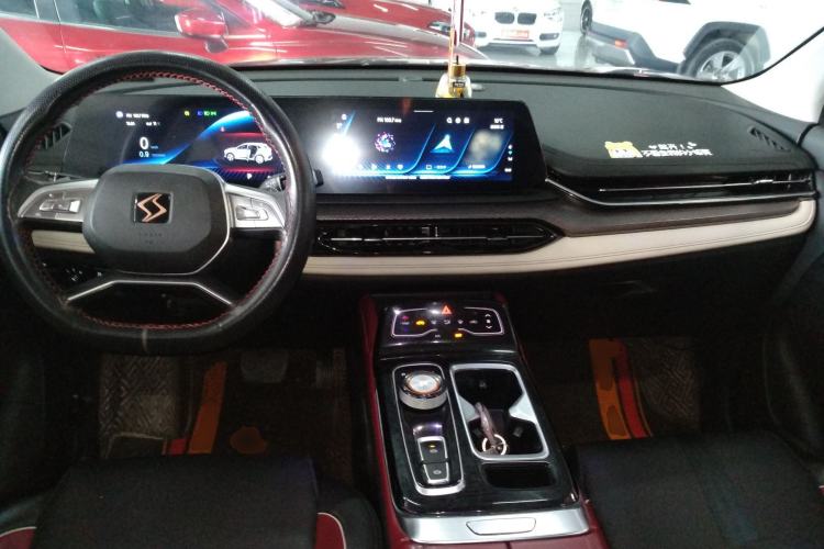 Used SOL QX 2022 300T DCT Moon Exploration Edition Interior 2