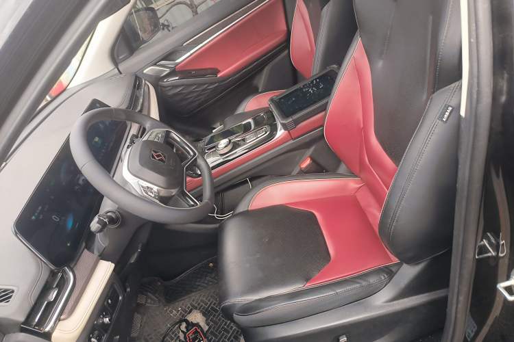 Used SOL QX 2022 300T DCT Moon Exploration Edition Left Front Seat