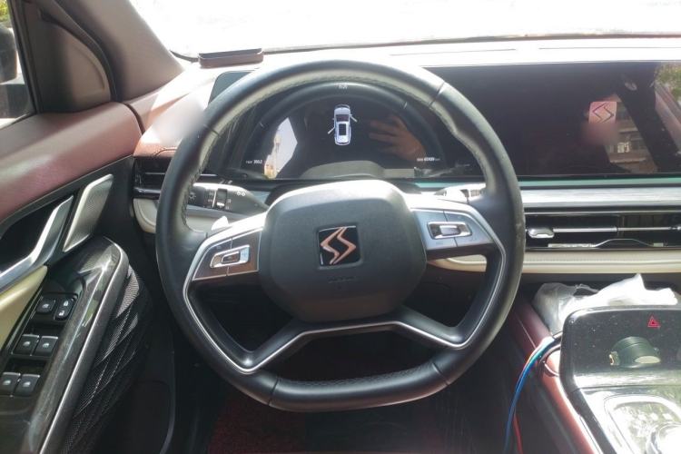 Used SOL QX 2022 300T DCT Moon Exploration Edition Steering Wheel