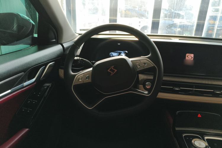 Used SOL QX 2022 300T DCT Moon Exploration Edition Steering Wheel