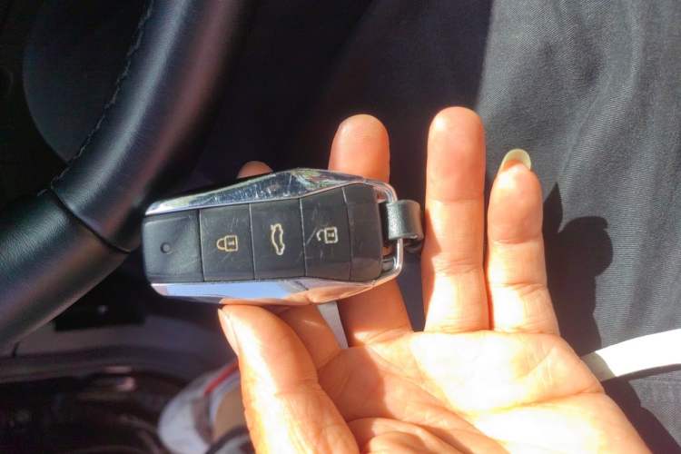 Used SOL QX 2022 300T DCT Moon Exploration Edition Vehicle Key