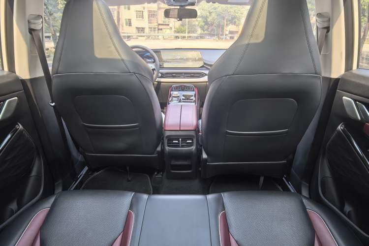 Used SOL QX 2022 300T DCT Moon Exploration Edition Interior 1