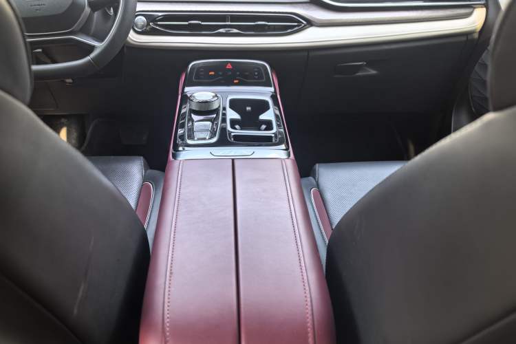 Used SOL QX 2022 300T DCT Moon Exploration Edition Interior 15