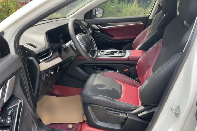 Used SOL QX 2022 300T DCT Moon Exploration Edition Interior 3