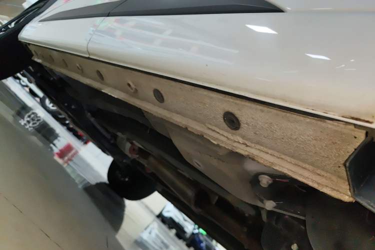 Used SOL QX 2022 300T DCT Moon Exploration Edition Left Side Sill
