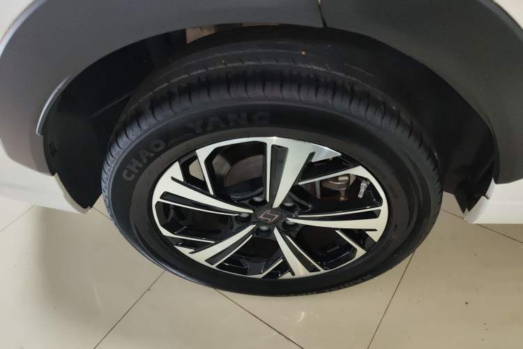 Used SOL QX 2022 300T DCT Moon Exploration Edition Right Rear Wheel Hub