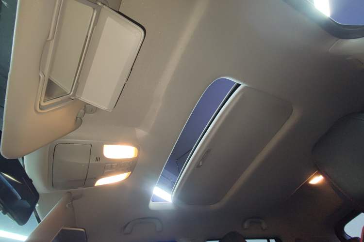 Used SOL X4 2021 1.5T CVT Chief Edition Headliner