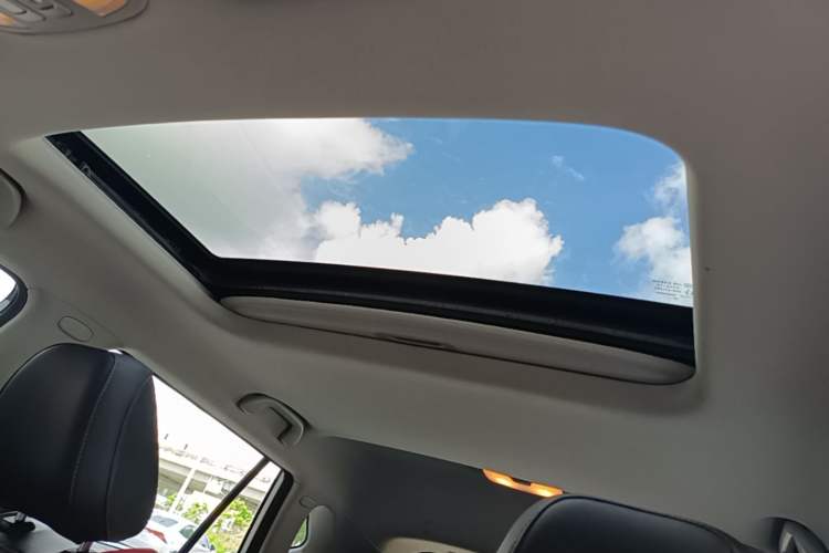Used SOL X4 2021 1.5T CVT Chief Edition Headliner