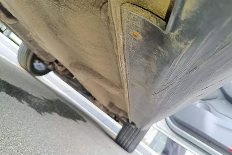 Used SOL X4 2021 1.5T CVT Chief Edition Right Side Sill