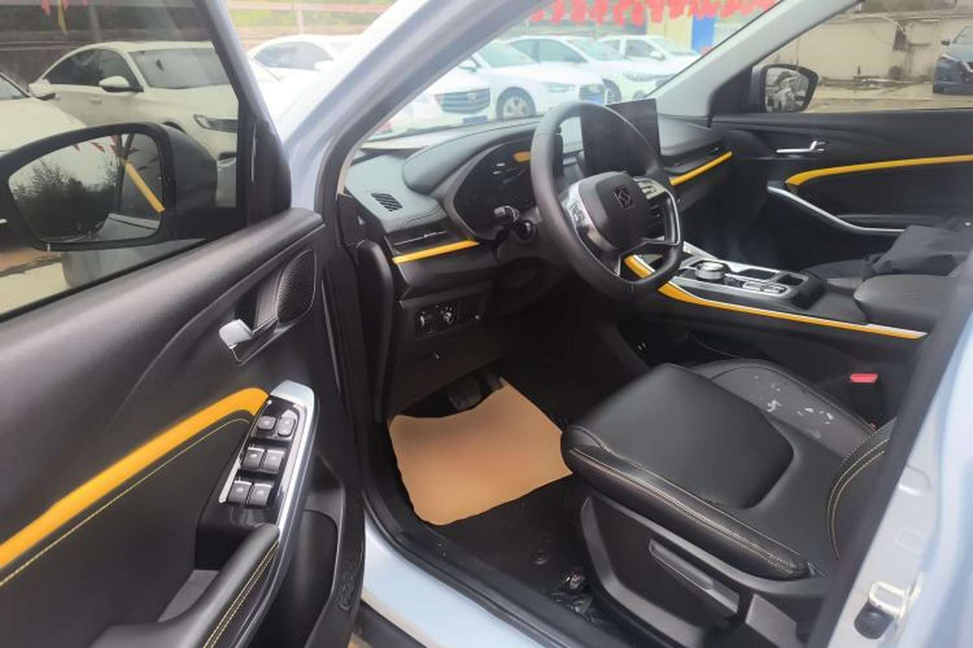 Used SOL X6 2022 1.5T DCT Intelligent Drive Version Driver Seat