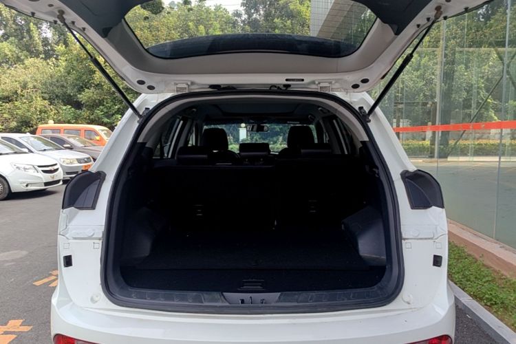 Used SOL X7 2021 1.5T Prestige Model Trunk