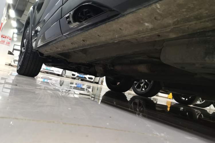 Used SOL X8 2021 300T DCT Leading Smart Connectivity Version 7 Seats Left Side Sill